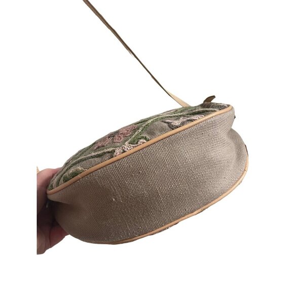 Crewel Embroidered Small Crossbody Zip Closure Handbag - Picture 4 of 10